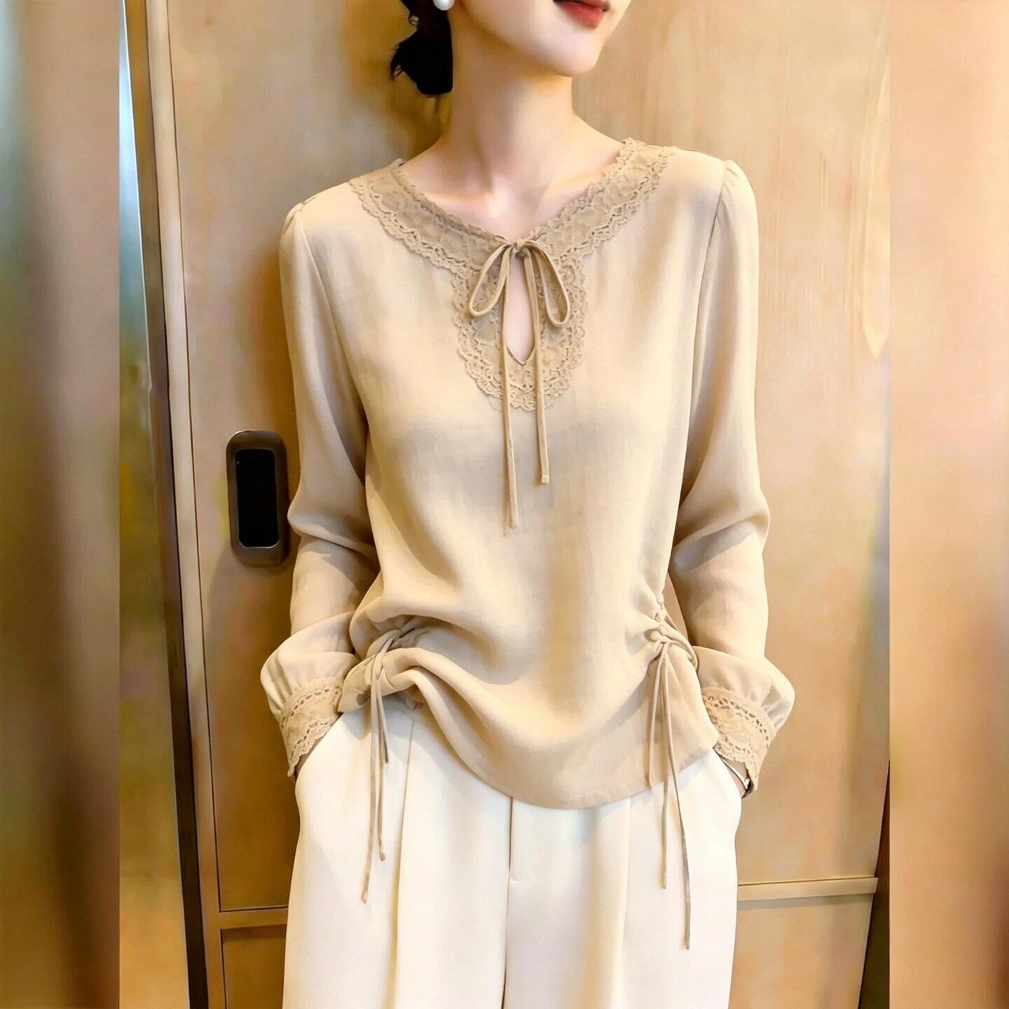 V领系带拼接蕾丝上衣女长袖