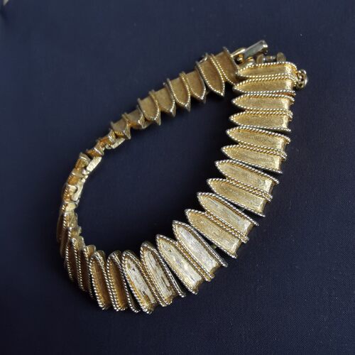 Vintage Marcel Boucher 金色刷纹手链