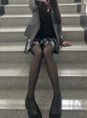 AY To films 秋冬加绒黑色丝袜假透肉JK学姐黑丝配靴子的加绒黑丝