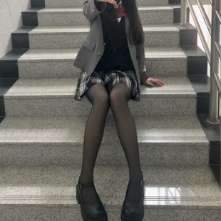 秋冬加绒黑色丝袜假透肉JK学姐黑丝配靴子 films 加绒黑丝