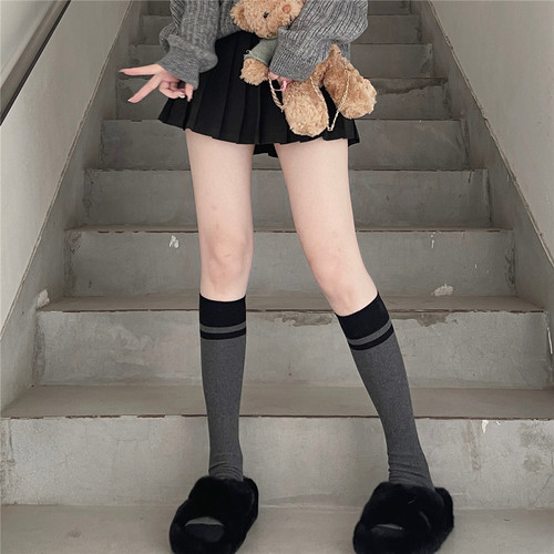 学院风女棉质黑灰拼色小腿袜