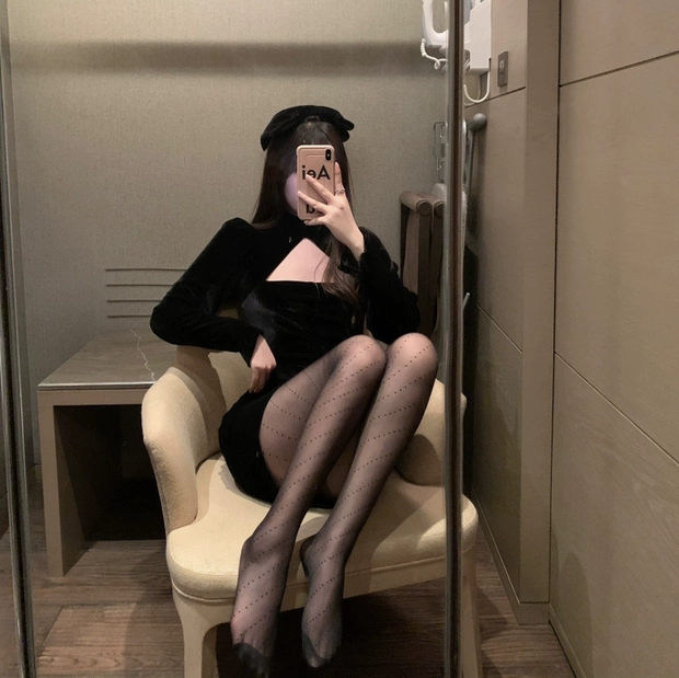 film辣妹蹦迪斜边搭西装卫衣丝袜