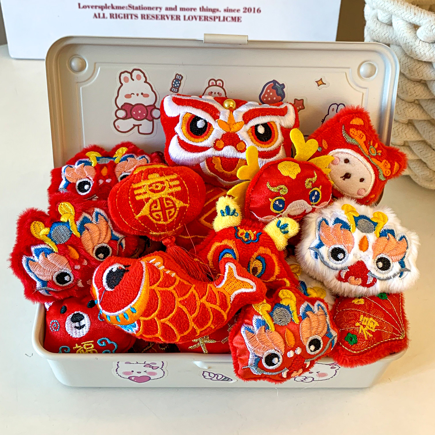 新年胸针中国小礼物醒狮可爱毛绒舞红色狮子鲤鱼国潮衣服别针装饰,饰品/流行首饰/时尚饰品新,胸针,淘宝优惠券,粉丝福利购,淘宝优惠卷