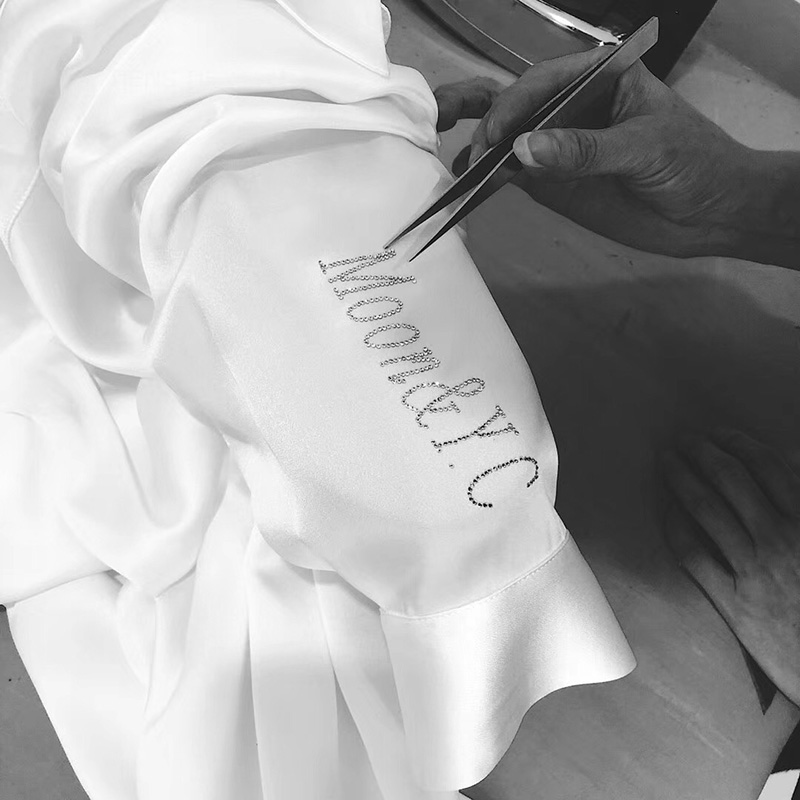 设计师品牌JW睡袍外穿烫钻服务私人定制LOGO水钻刺绣名字纪念日