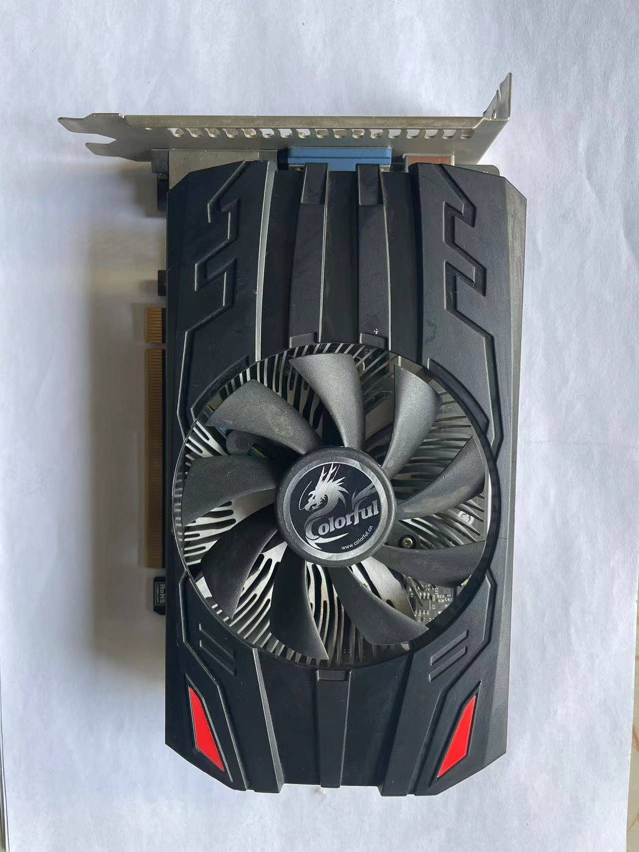 카드 GT 610 630 710 730 GTX650 750 1G2G 데스크탑 컴퓨터 게임 그래픽 카드를 분해하고 켜십시오