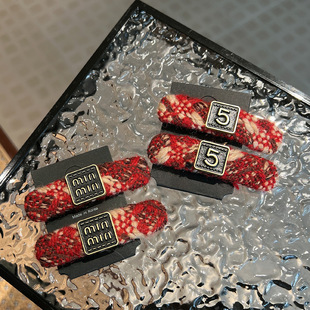 小香风红色针织字母发夹miu碎发BB夹高级感刘海夹节日侧边夹发饰