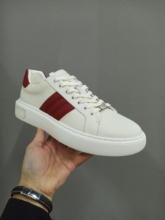 断码特价广州纯牛皮休闲男鞋配色时尚亮眼百搭轻底舒适有型防滑