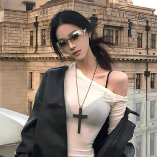 复古暗黑风y2k亚文化长款木质十字架项链万圣节毛衣链哥特锁骨链