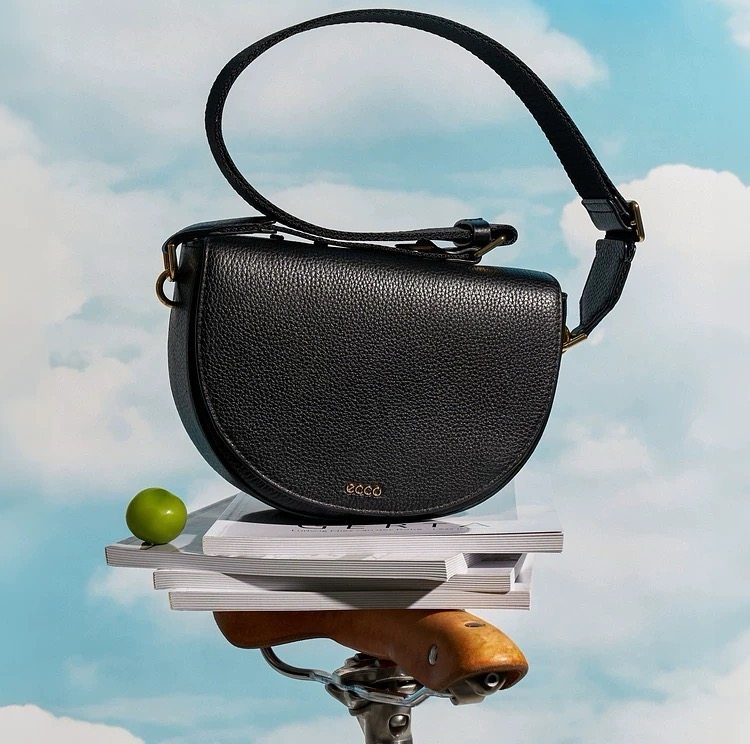 【闭店清仓】ECCO爱步女包黑色真皮斜挎包单肩包通勤包 马鞍包