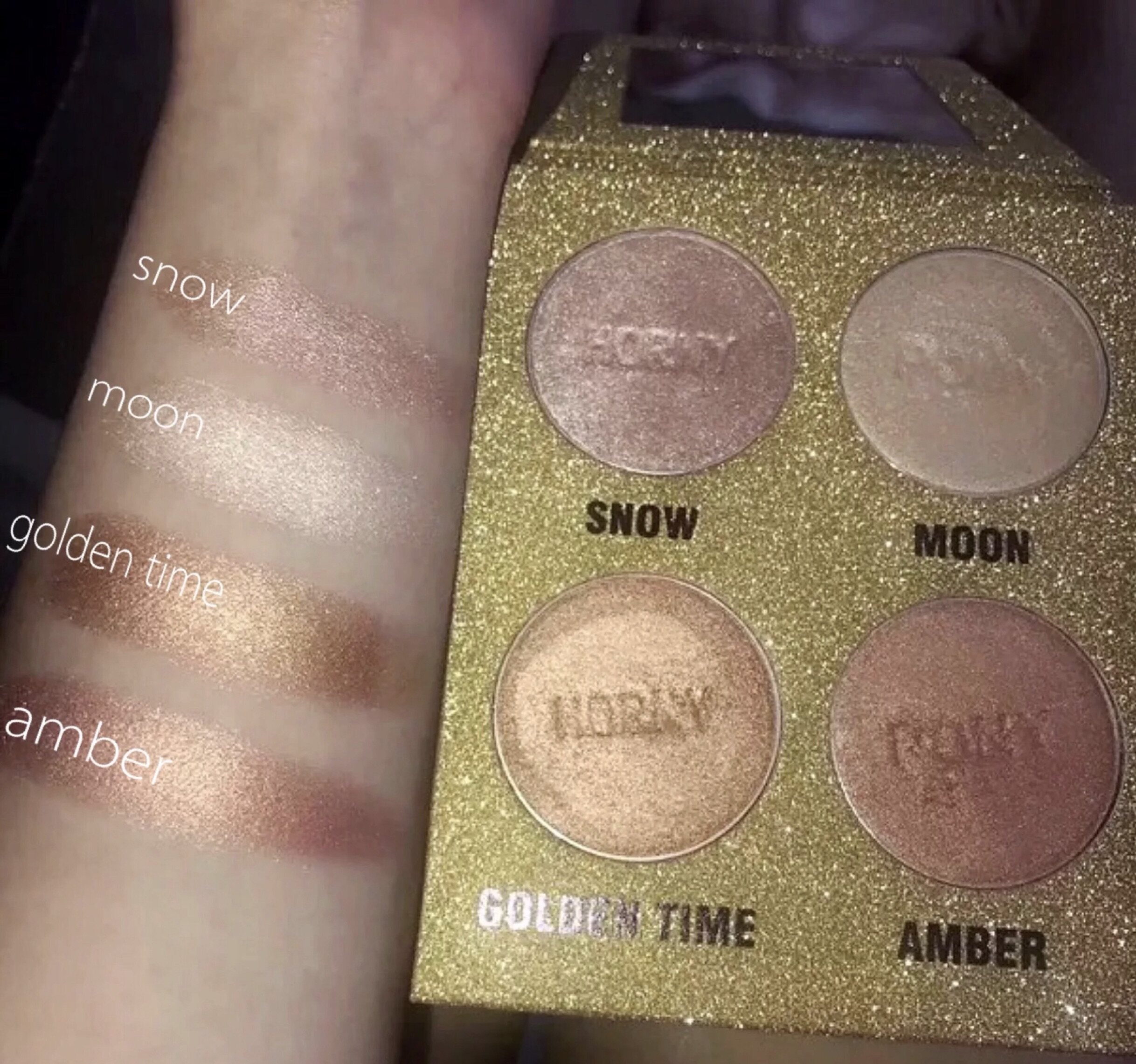 Horny pony網紅品牌人氣高光 可做腮紅眼影修容 （送刷子）在類目 彩妝/香水/美妝工具, 高光中 - 來自Buy2taobao.com提供專業的淘寶代購服務