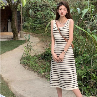 韩系撞色条纹无袖背心针织裙女夏季显瘦休闲百搭中长款吊带连衣裙