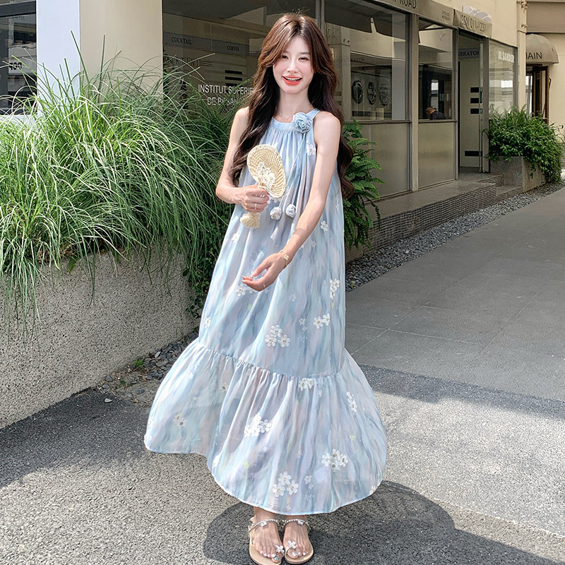 宽松气质森系无袖露肩挂脖大摆长裙女夏新款扎染印花温柔风连衣裙图片