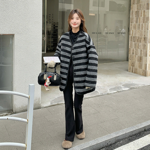 条纹毛呢外套冬季女2024新款小个子加棉气质单排扣短款厚呢大衣图片