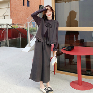 深灰色洋气休闲一整套女2024秋季新款设计感马甲半身裙显瘦三件套图片