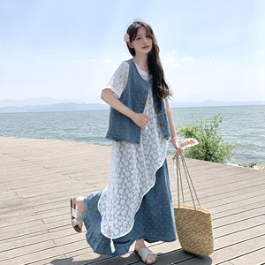 法式蕾丝T恤连衣裙套装女2025夏季新款独特绝美格子半身裙两件套图片