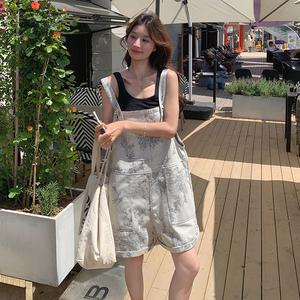 新中式复古水墨印花背带裤女夏季2025新款可盐可甜设计感减龄短裤图片