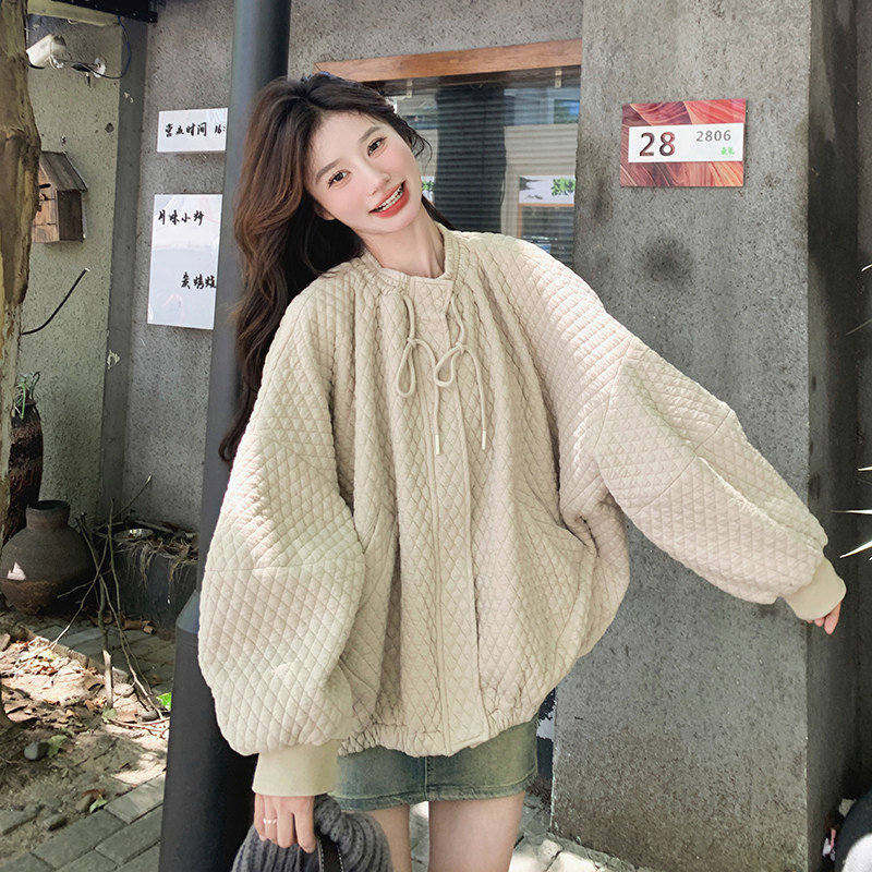 杏色华夫格休闲短外套女春秋2025新款简约大方今年流行的宽松上衣图片