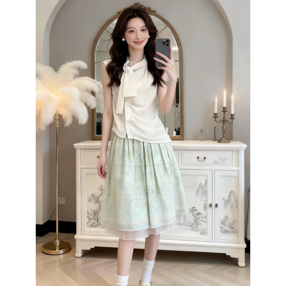 初夏绝美套装女甜美风不规则条纹时尚套装
