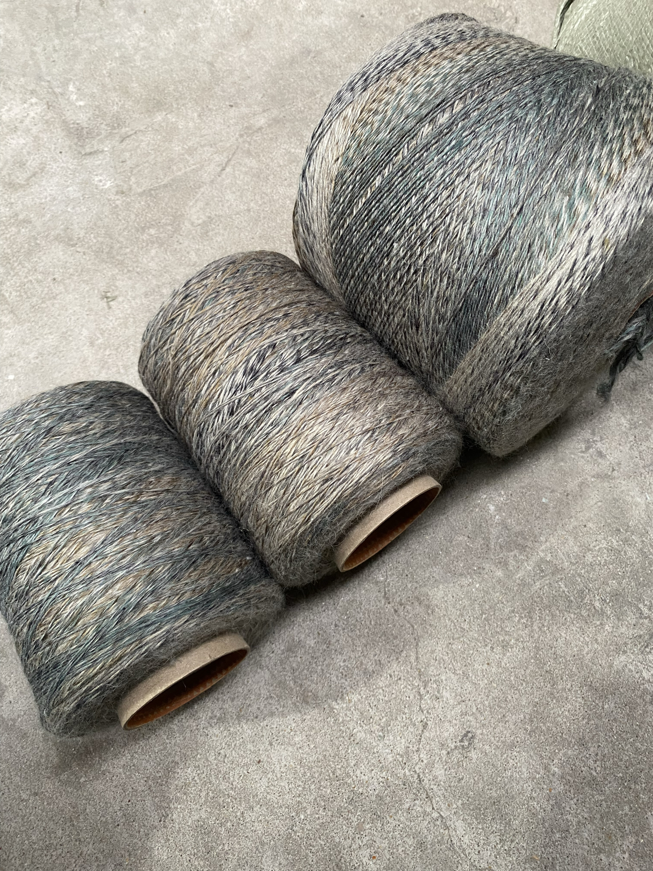 长段染羊毛冰岛毛 含35羊毛 中粗线柔软围巾手套外衣泫雅包线