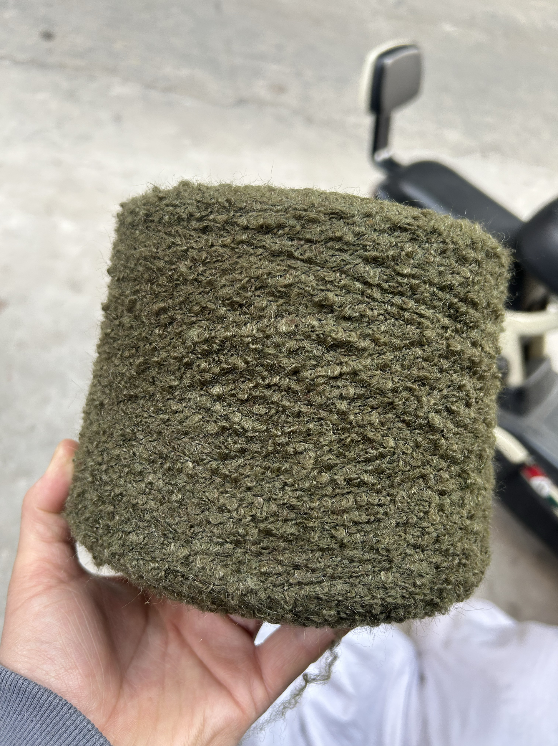 标价一斤的价格段染披肩羊毛毛衣