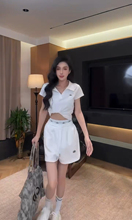 2025夏季新款时尚白色棒球服显瘦套装女设计感小众上衣+短裤两件