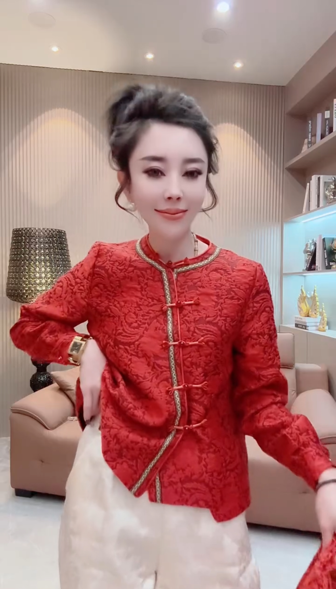 新中式国风红色锦缎提花短款旗袍女秋冬新款复古改良唐装加厚上衣