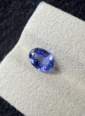 1.11ct坦桑石椭圆形6*8mm精切玻璃体蓝紫色3A+