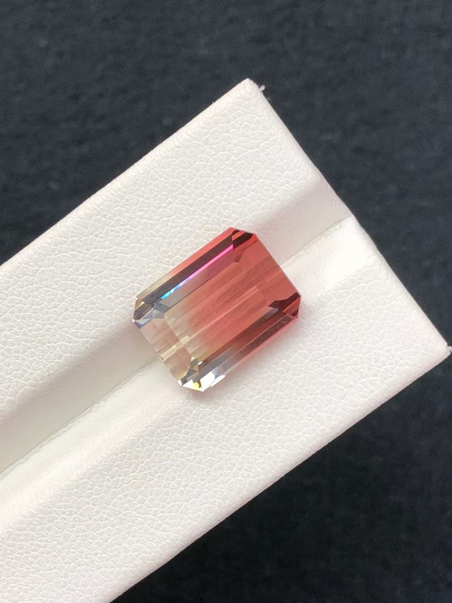 双色粉色碧玺9.32克拉 全净体八角切工艺13.8×10.6×6.8