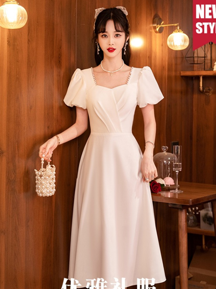 甜美方领短袖修身姐妹团连衣裙