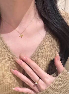 s925银可爱金色小蜜蜂吊坠项链女性高级感轻奢小众精致毛衣链配饰