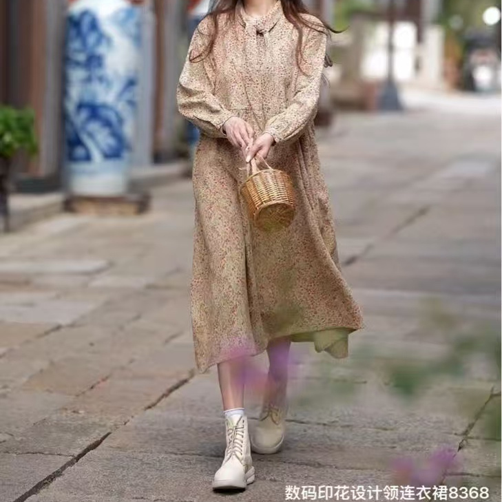 设计感个性领口数码满印花连衣裙女文艺复古宽松百搭长裙L21