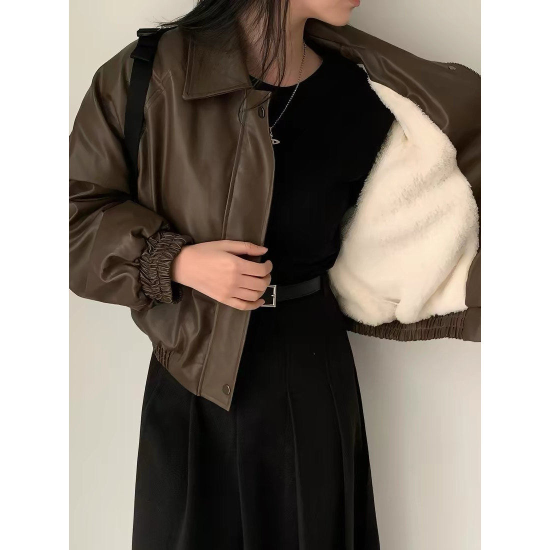 韩国chic秋冬高级感气质拉链翻领长袖宽松爆款加绒短款皮衣外套女,女装/女士精品,常规大码外套,淘宝优惠券,粉丝福利购,淘宝优惠卷
