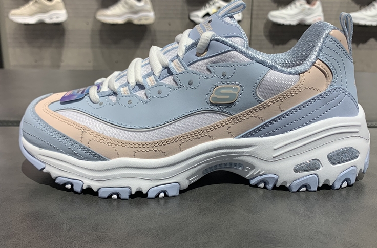 增高运动女鞋skechers