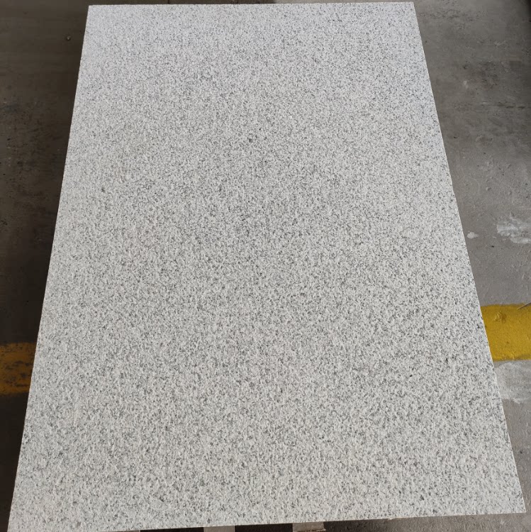 天然大理石花岗岩石材芝麻白灰黑火烧板荔枝面广场芝麻灰路沿石