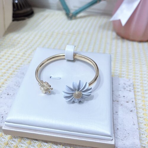 韩版小清新网红小雏菊弹簧手镯套装小众设计款花朵开口手饰品2188