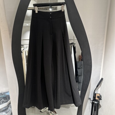 欧洲站2026春季新款街头休闲百搭通勤款女黑色阔版直筒甩裤10902