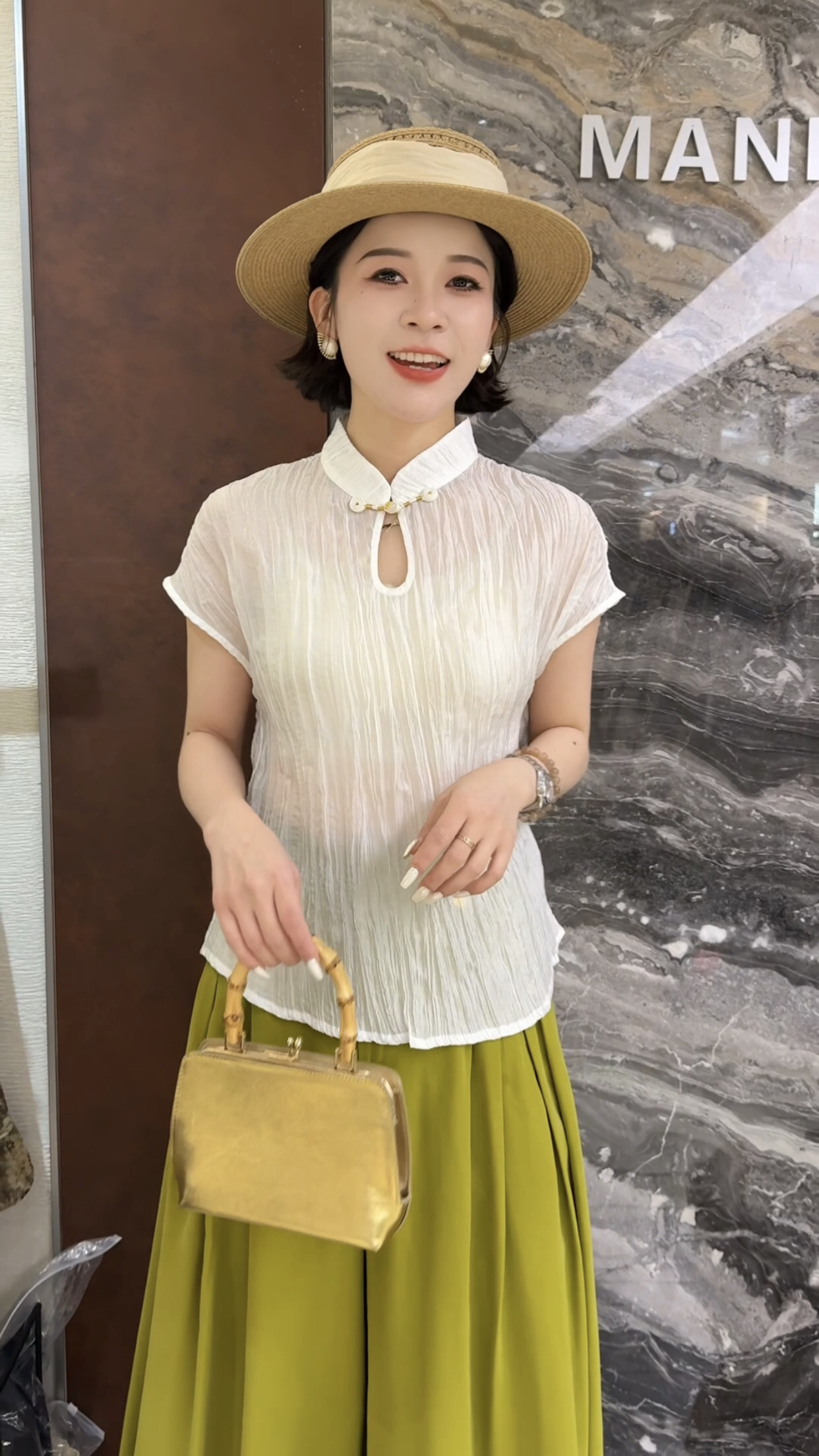 曼曼家欧货2026春夏新款立领盘扣褶皱大弹力纯色减龄女士T恤上衣