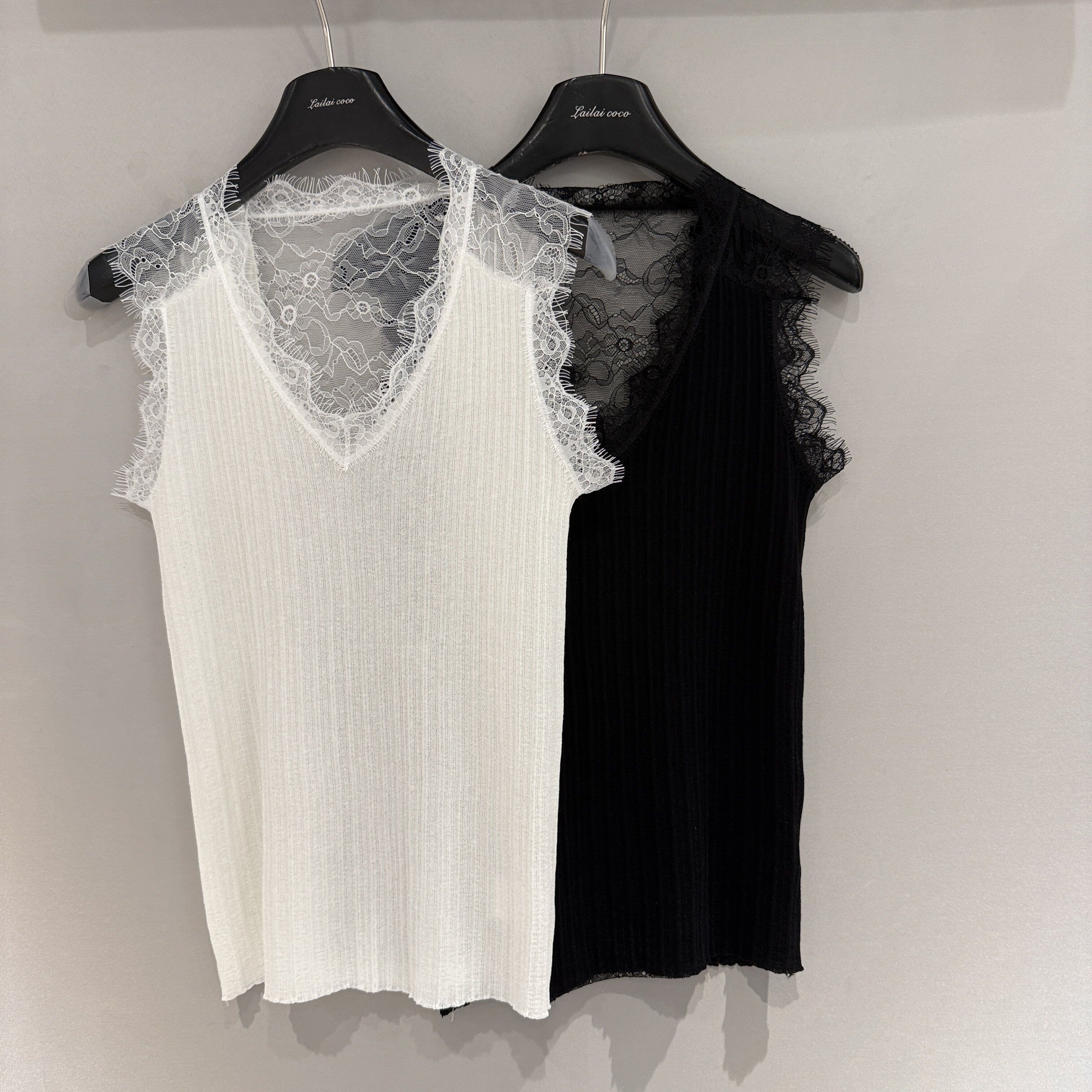欧洲站2026春季新款V领蕾丝花边内搭单穿款黑色无袖针织背心女士