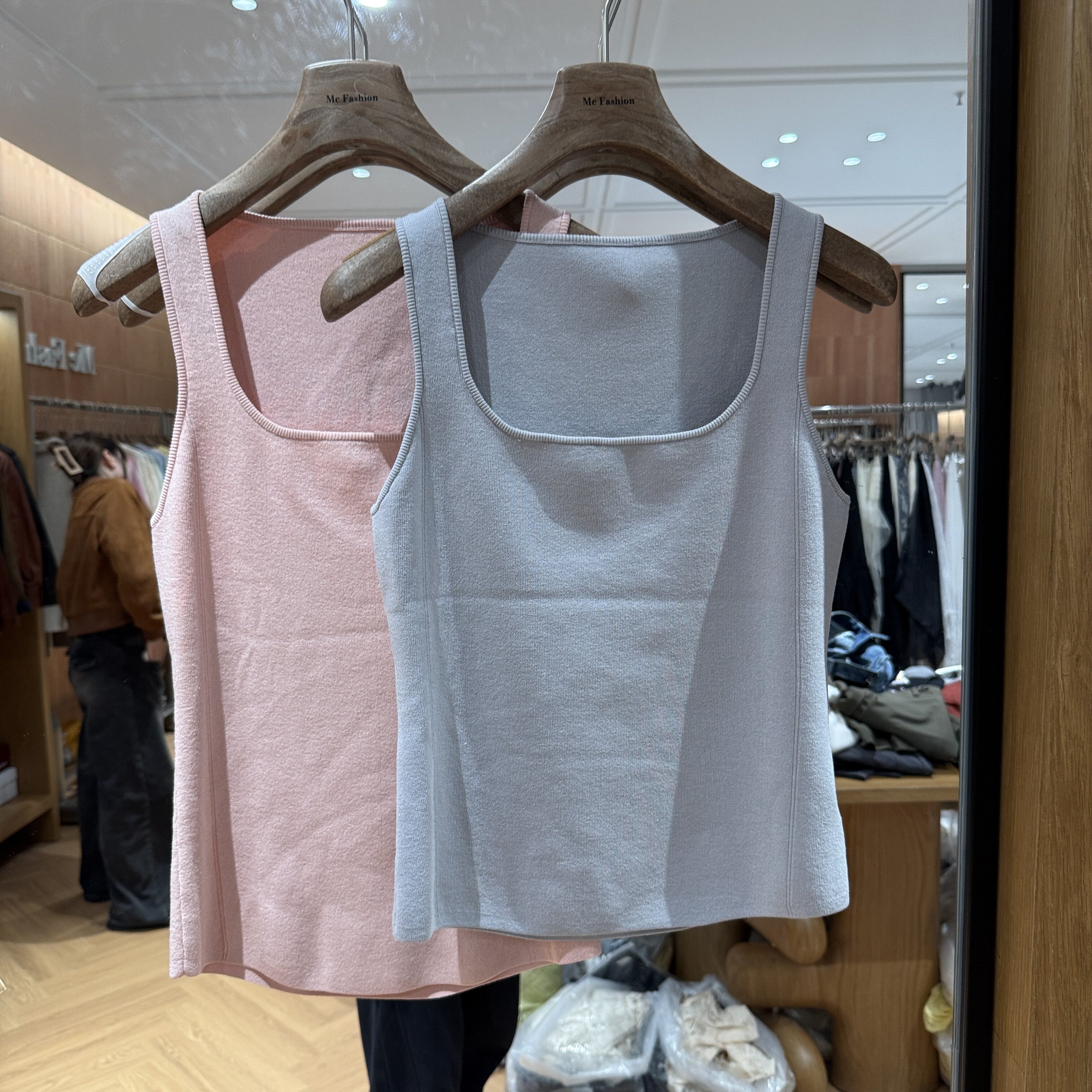 欧洲站2026春季新款时尚糖果色方领修身显瘦微弹女士针织背心上衣