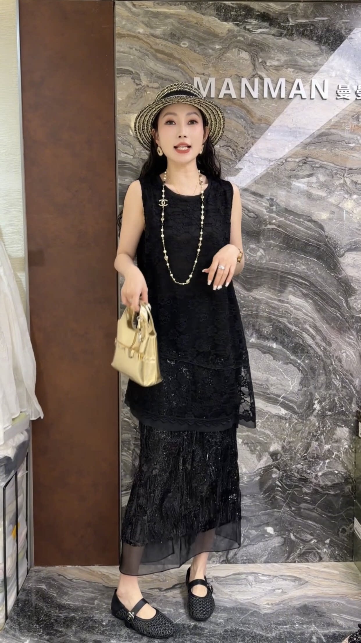 欧洲站2026春季新款时尚圆领无袖蕾丝宽松显瘦气质背心裙上衣女潮