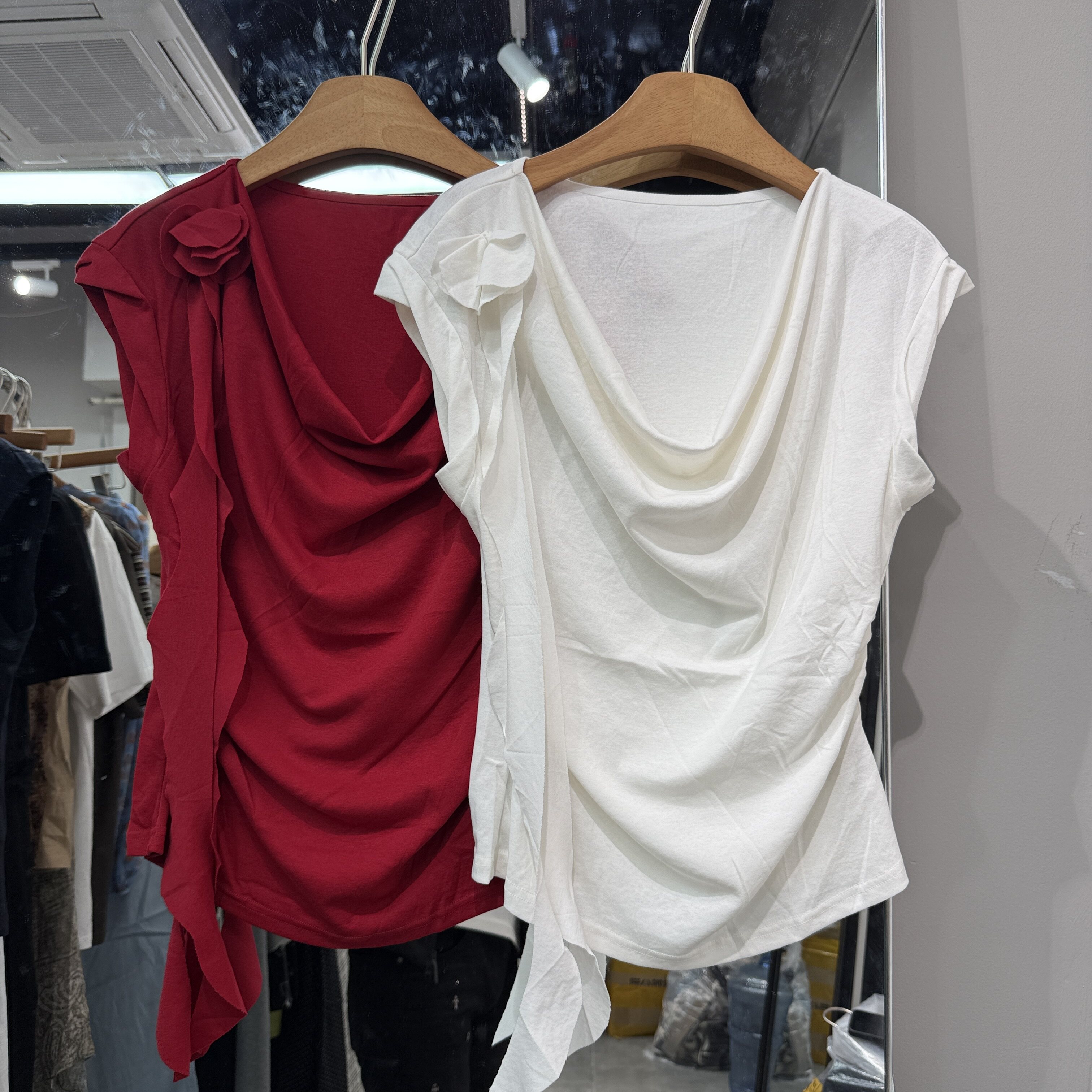 欧洲站2026夏季新款时尚荡领褶皱修身显瘦不规则设计上衣女39908