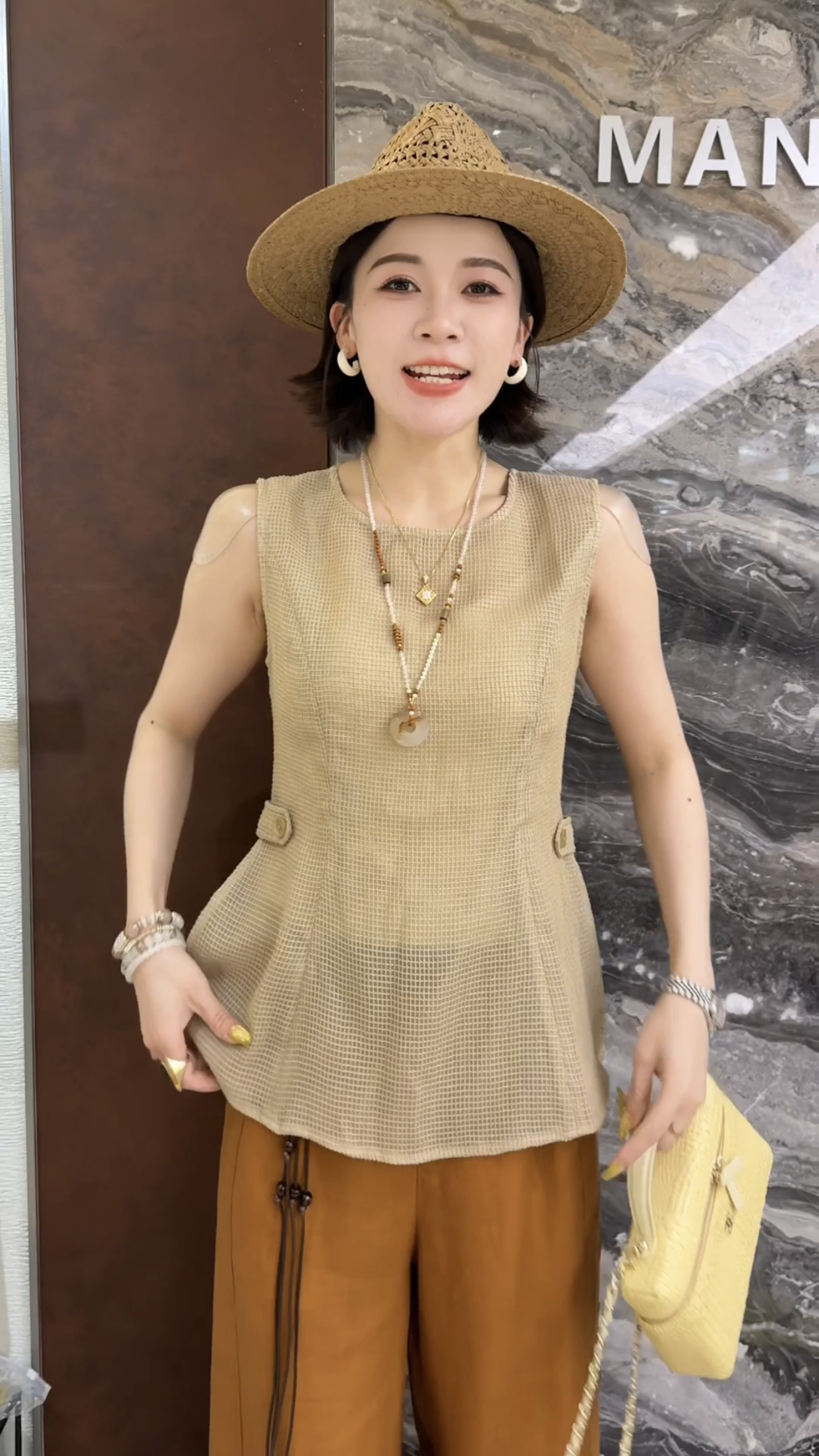 欧洲站2026夏季新款欧货无袖圆领漏肩收腰鱼骨纹百搭女士衬衫马甲