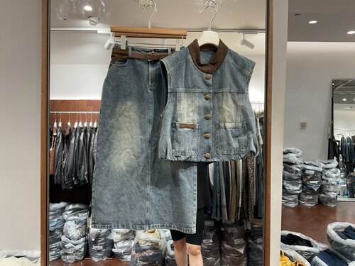 可可家欧货2026秋新品立领压褶设计显瘦款牛仔马夹半裙套装12916