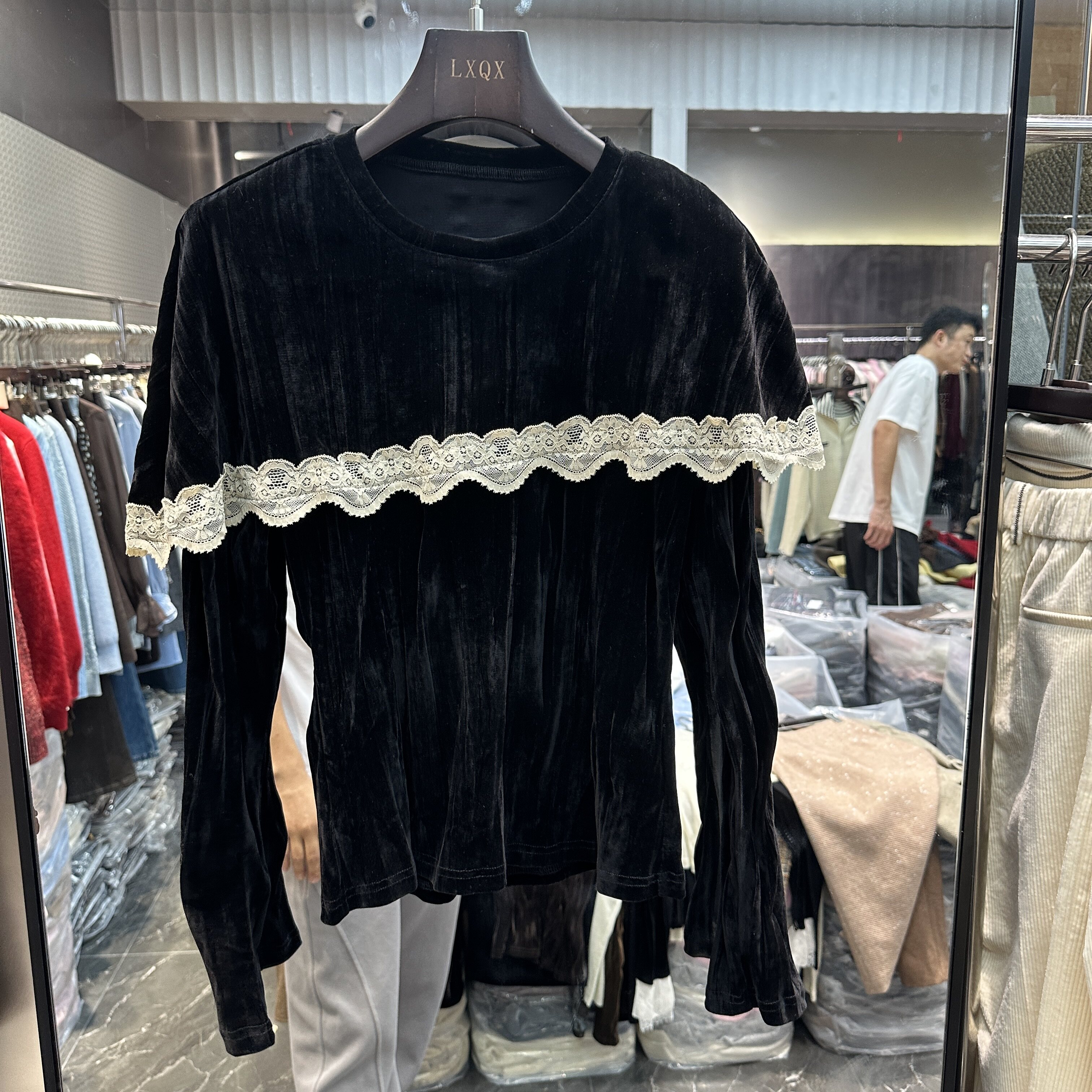 可可家欧货2026秋新品圆领蕾丝荷叶边显瘦减龄套头丝绒衬衫16338