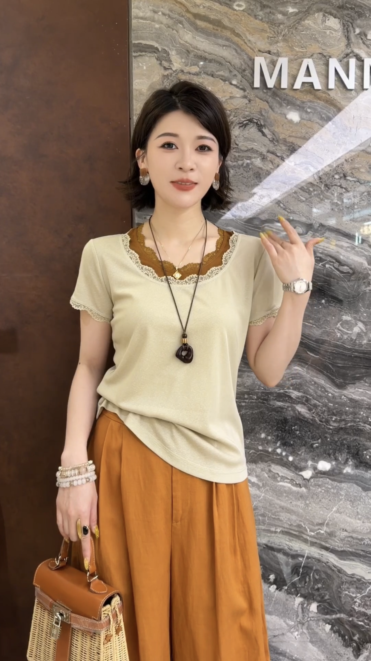 欧洲站2026夏季新款欧货拼色蕾丝边修身小版遮肉高级感女士T恤衫