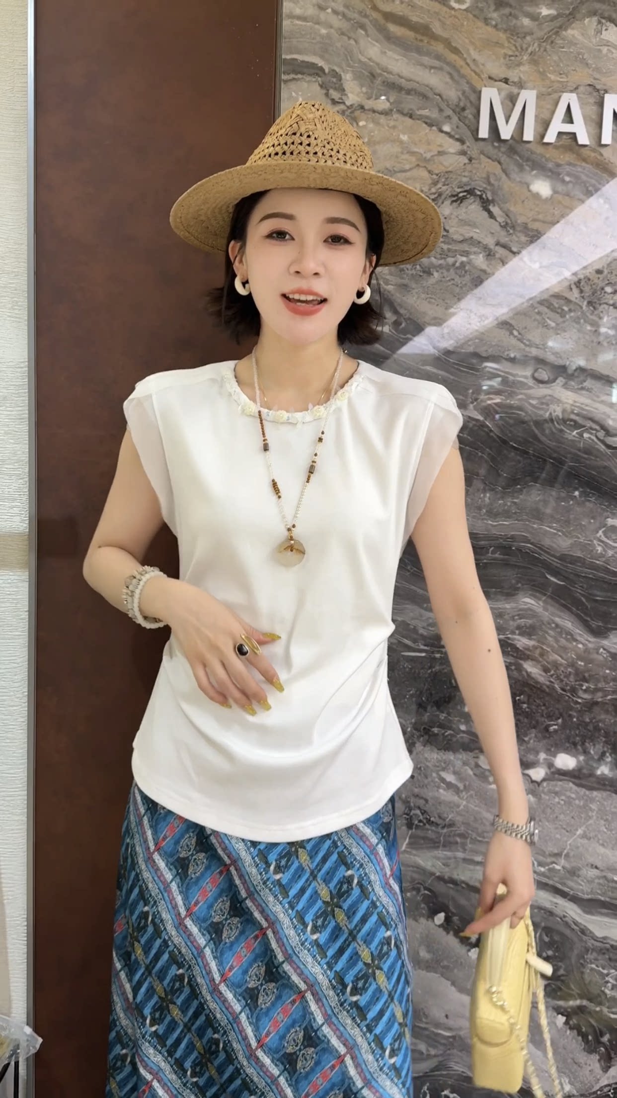 欧洲站2026夏季新款欧货钉珠领口收腰褶皱网纱边收腰女士T恤衫潮