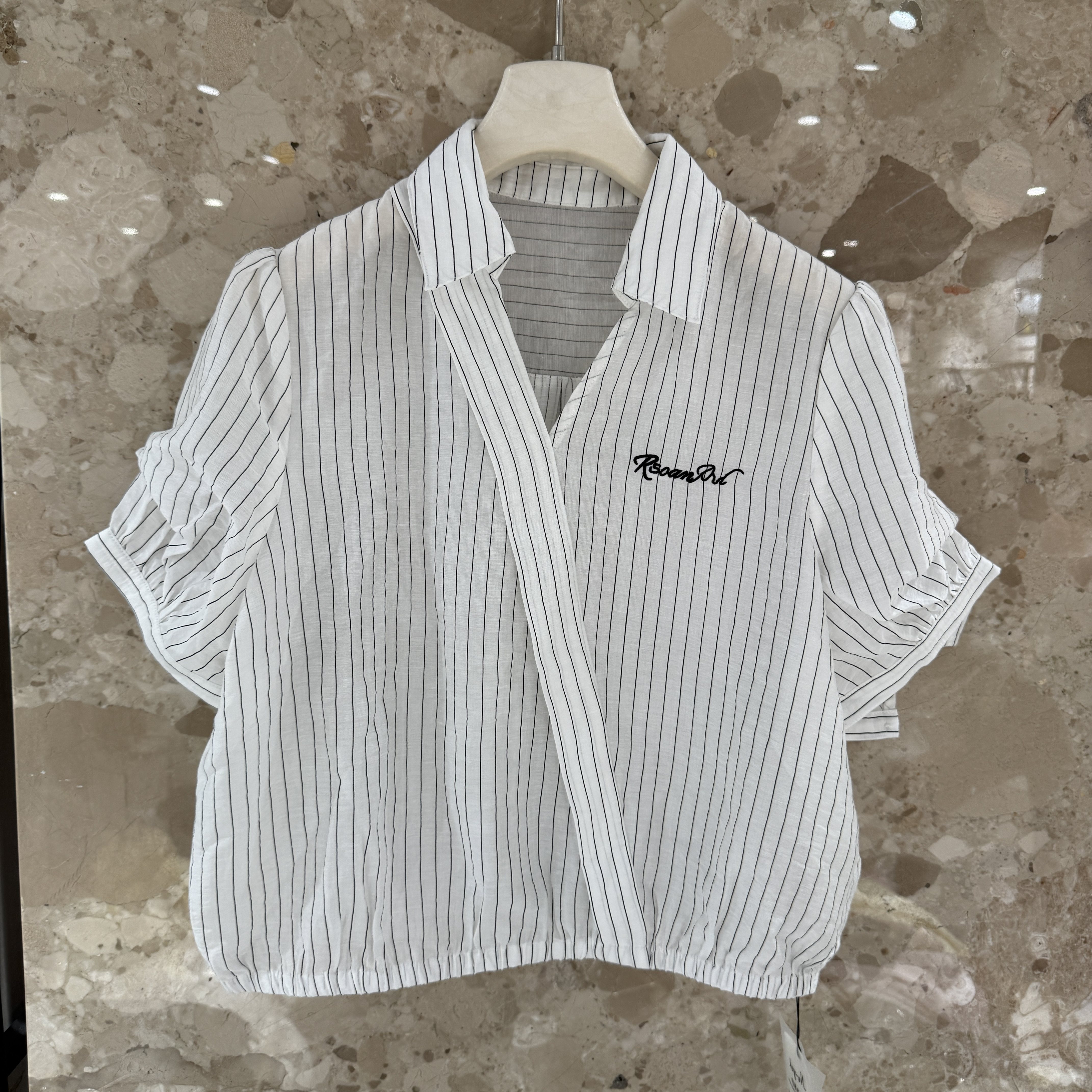 欧洲站2026夏季新款翻领褶皱袖子百搭韩系风竖条纹衬衫上衣46079