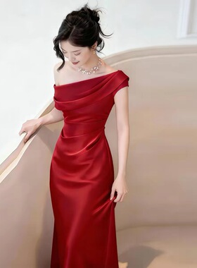 红色缎面气质订婚礼服连衣裙新娘晨袍敬酒服结婚轻奢高端晚宴礼服