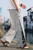 2025春夏新款长裤仙鹤拼接盘扣开衩休闲裤灰色K119-P65，男装休闲裤，电商B277A（原A068）
