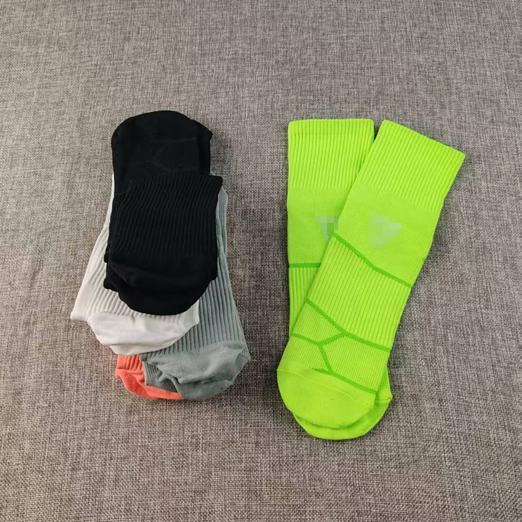 春款外贸货彩色运动中筒跑步袜速干男袜户外快干中腰徒步登山吸汗